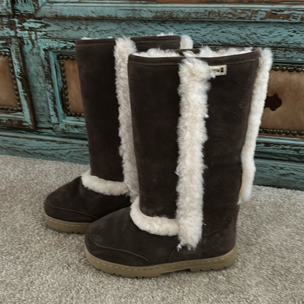 Bear paw dark chocolate fuzzy boots